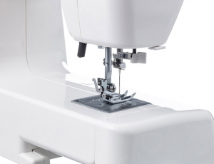 Электромеханическая швейная машина Janome MX1717