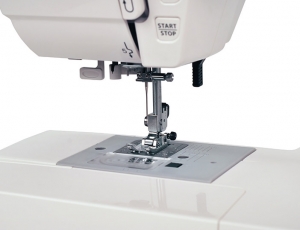 Компьютерная швейная машина Janome DC 3900